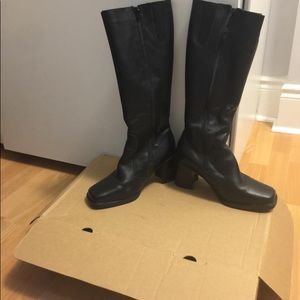 GUC Ladies boots - size 8.5